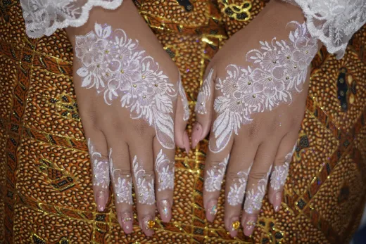 Henna mehndi - henna and mehndi