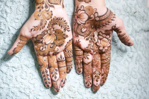 Beautifully detailed henna mehndi designs on b - mehndi design