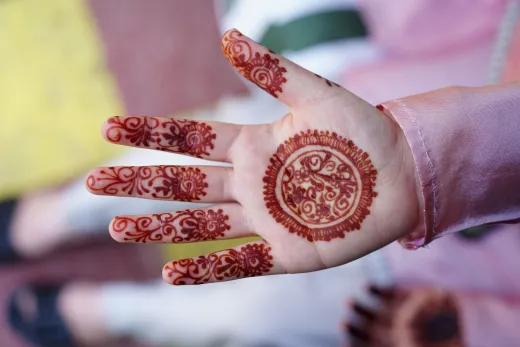 How to Remove Mehndi Fast